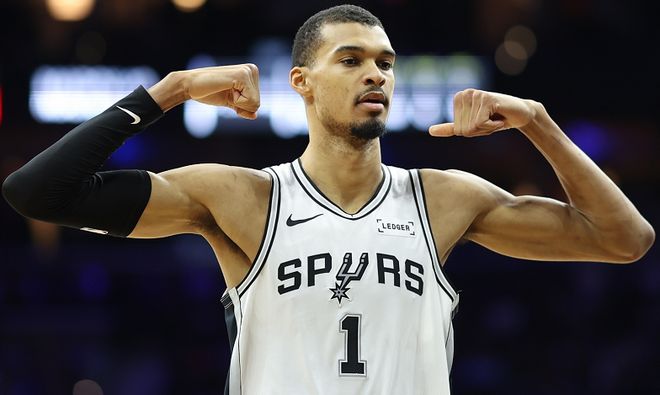 文班亚马爆发砍32+12+8助 马刺力克黄蜂