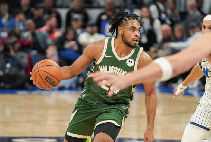 卡梅隆·托马斯遭两队裁掉