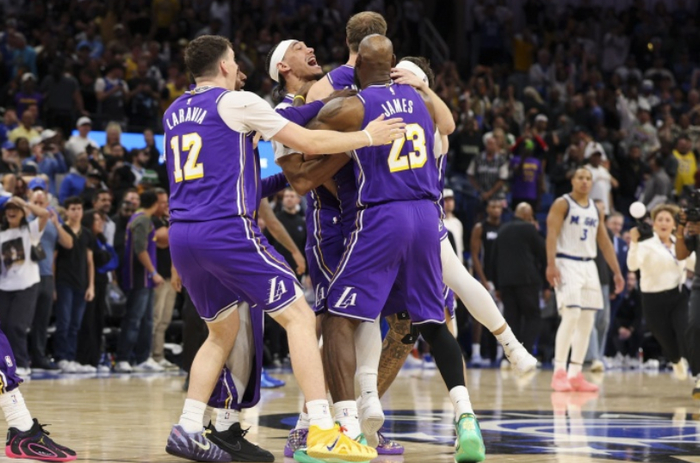 湖人队攻防效率双升 东契