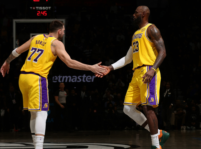 湖人队攻防效率双升 东契奇詹姆斯领衔冲击总冠