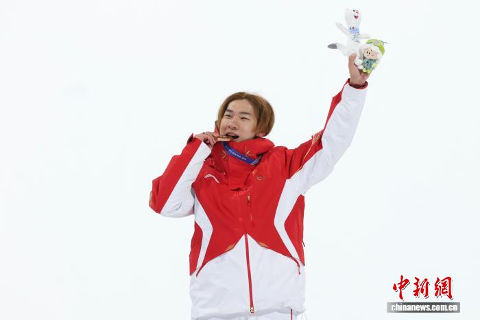 米兰冬奥会苏翊鸣收获单板滑雪男子大跳台铜牌