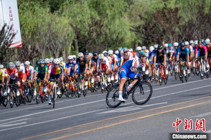 鄂尔多斯站揭幕2024全国公路自行车锦标赛，开启